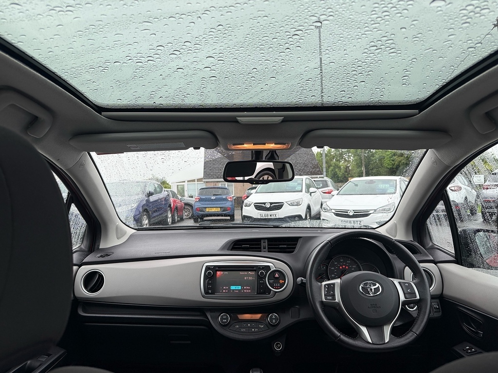 Toyota Yaris Hatchback Grey #8