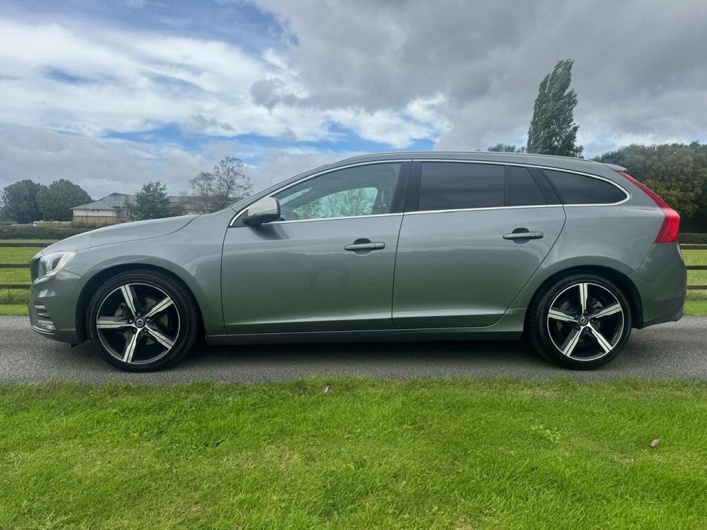 Volvo V60 2L R-design Lux Nav Grey #4