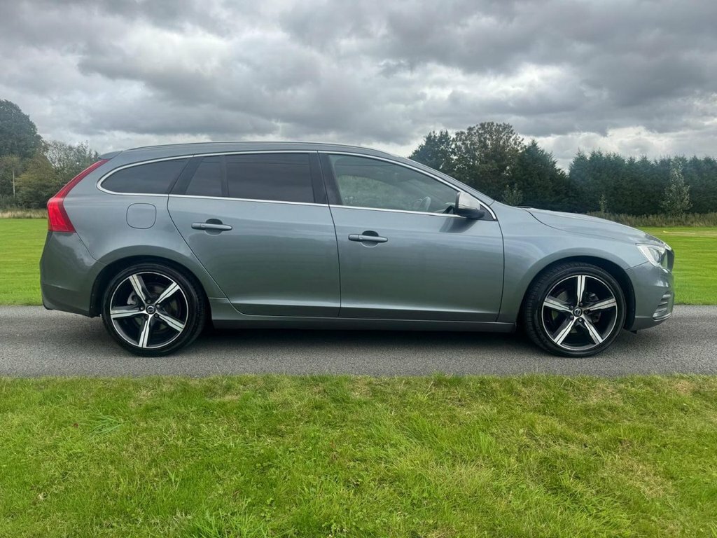 Volvo V60 2L R-design Lux Nav Grey #2