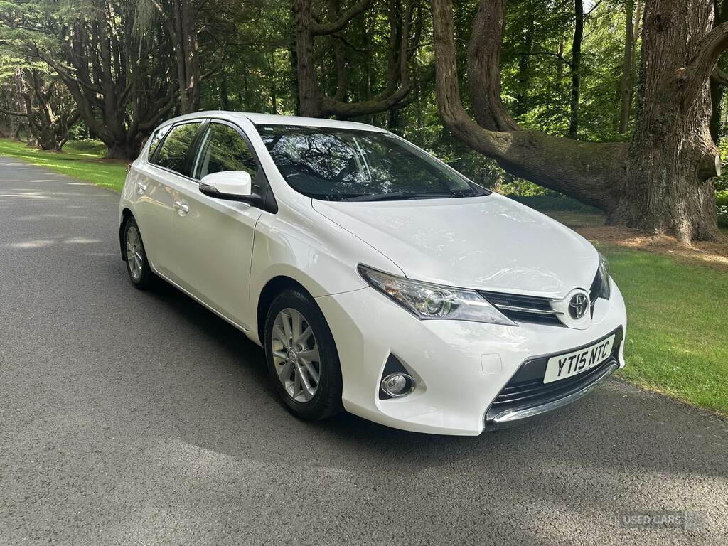 Toyota Auris 1.33 Dual Vvti Icon White