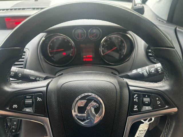 Vauxhall Meriva Exclusiv White #12