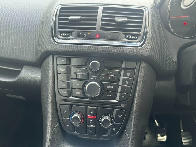 Vauxhall Meriva Exclusiv White #9