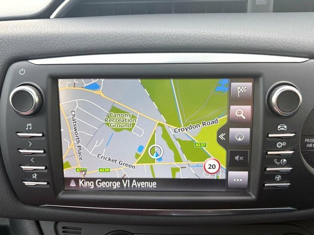 Toyota Yaris 1.5 Vvt-h Excel Hatchback Hybrid E-cvt Grey #4