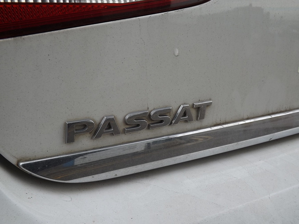 Volkswagen Passat Tdi Bluemotion Tech Highline White #6