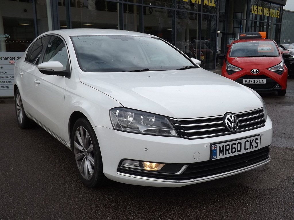 Volkswagen Passat Tdi Bluemotion Tech Highline White #3