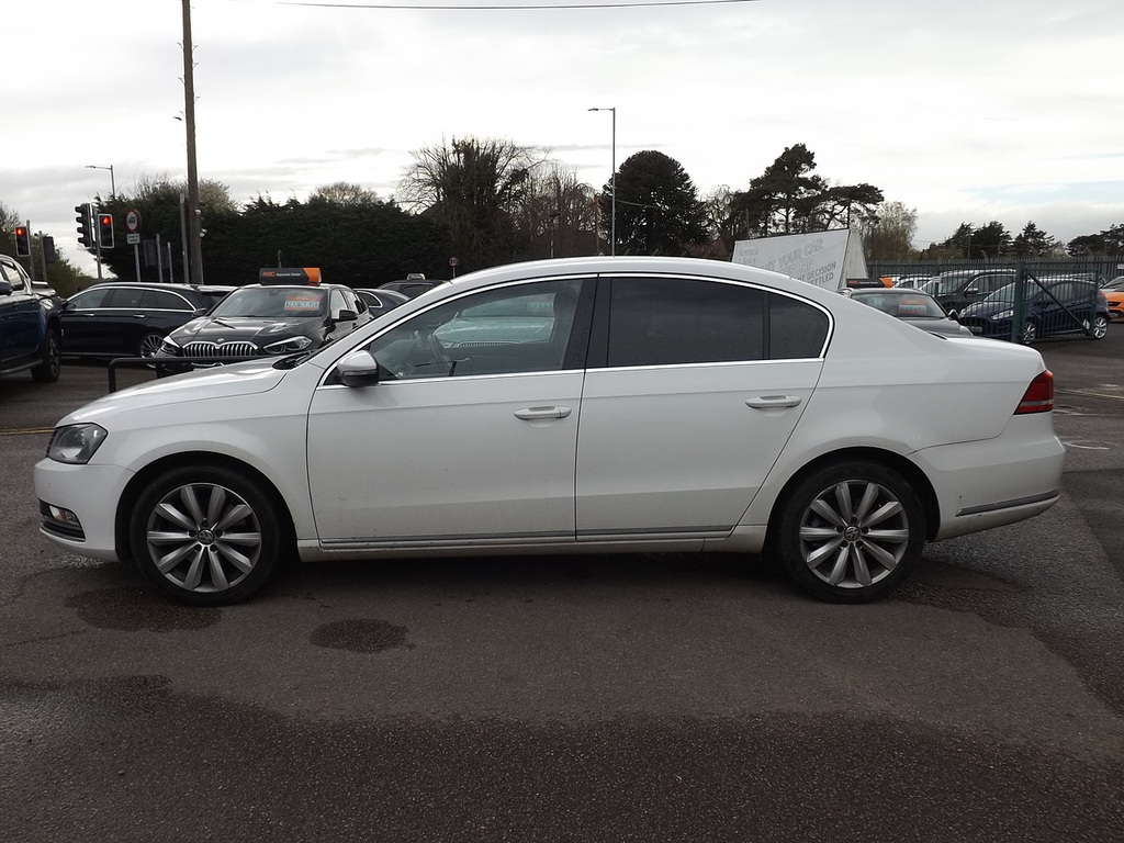 Volkswagen Passat Tdi Bluemotion Tech Highline White #5