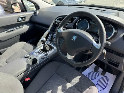 Peugeot 3008 Hdi Active Silver #1
