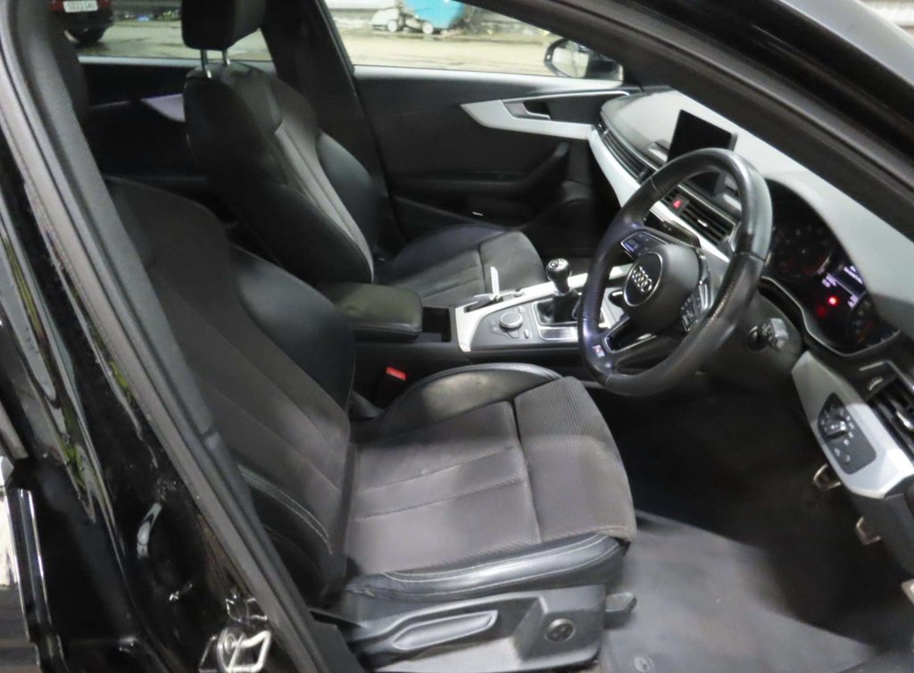 Audi A4 Avant 2L S Line Black #8