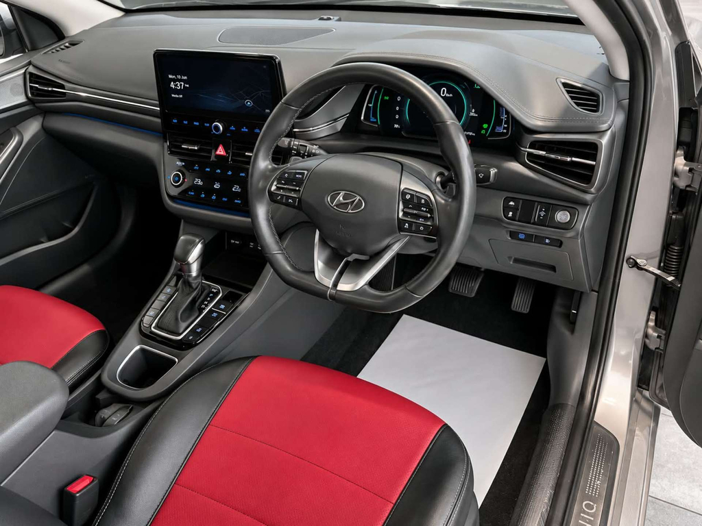 Hyundai Ioniq H-gdi 1St Edition Hatchback Hybrid Dct Euro Silver #2