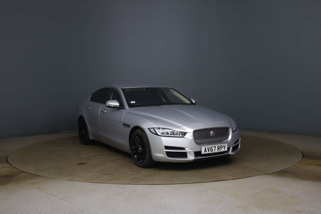 Jaguar XE Portfolio Saloon Euro 6 Ss Silver