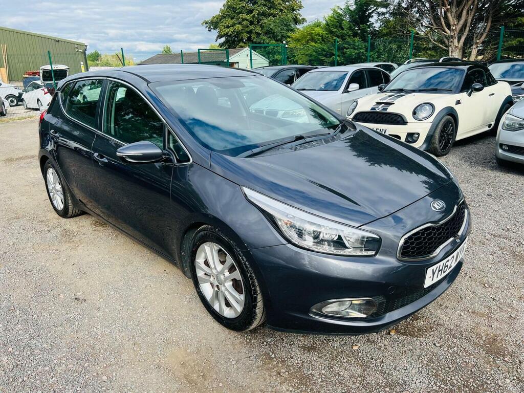Kia Ceed Hatchback 1.6 Gdi Ecodynamics 2 Euro 5 Ss Silver