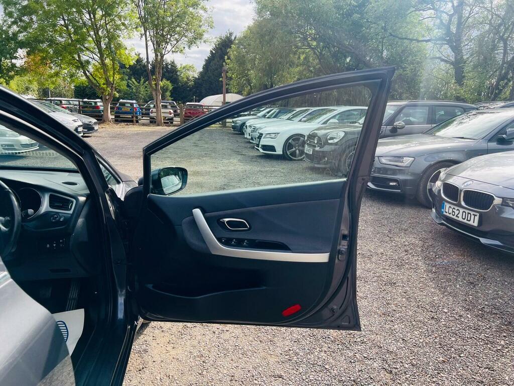 Kia Ceed 1.6 3 With 0 Road Tax Grey #31