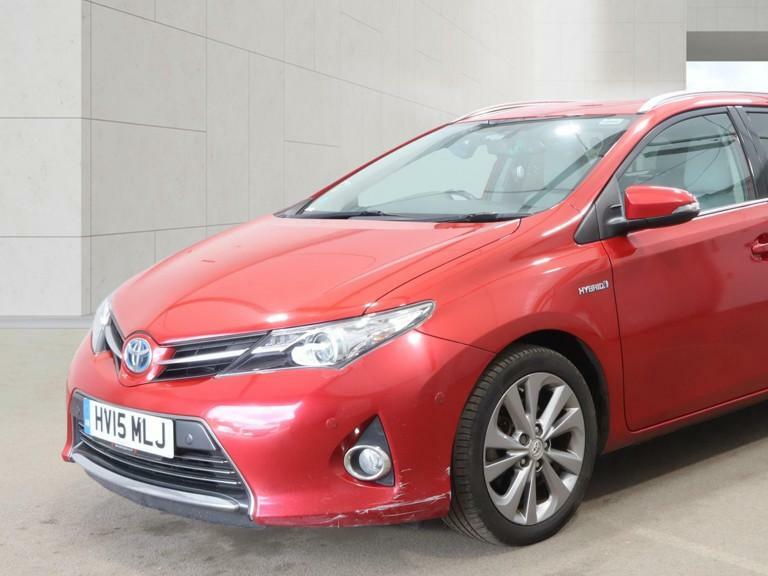 Toyota Auris Excel Red #2
