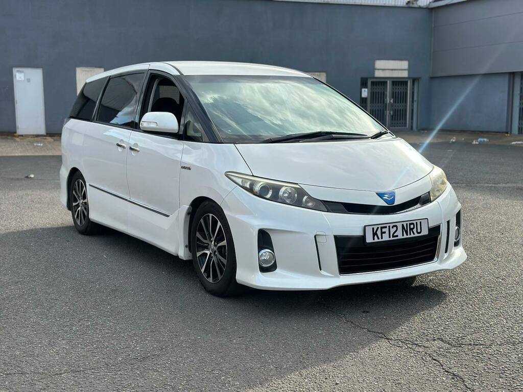 Toyota Estima 2.4 Toyota Estima Aeras 2.4 Hybrid Awd Hatchback White #2