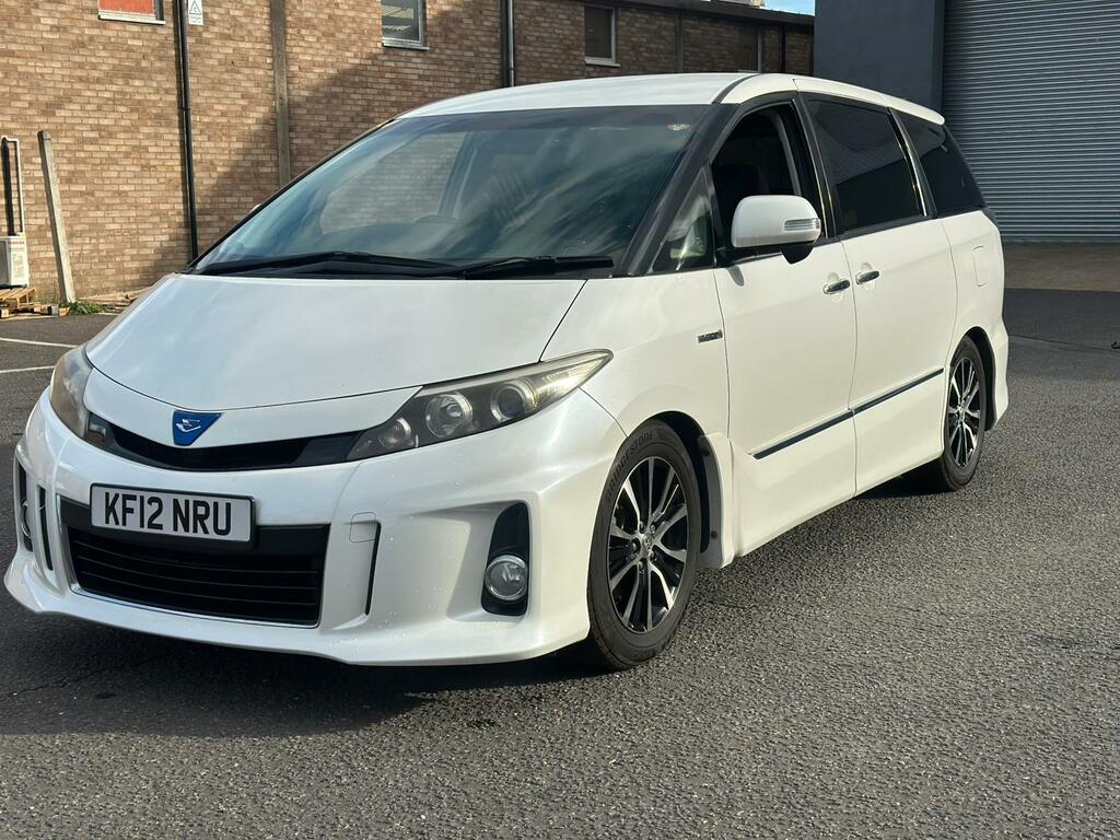 Toyota Estima 2.4 Toyota Estima Aeras 2.4 Hybrid Awd Hatchback White #3