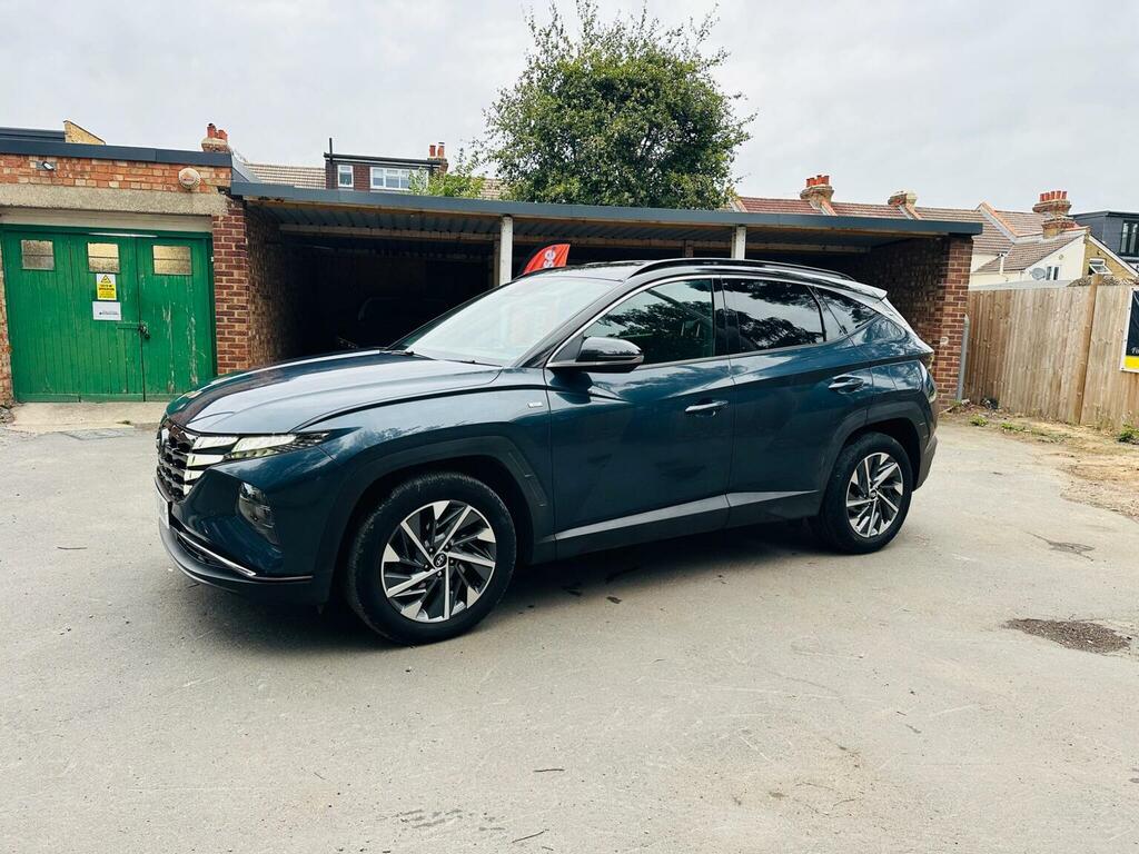 Hyundai Tucson  White #10