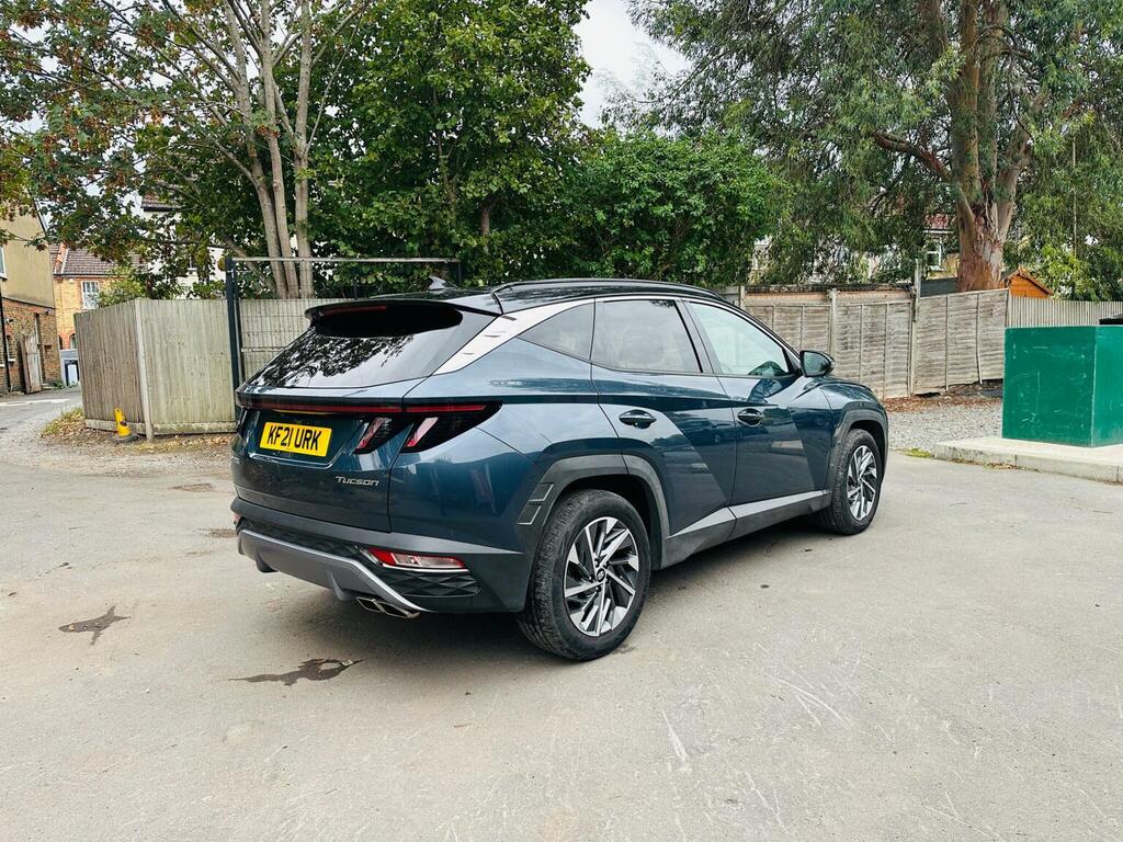 Hyundai Tucson  White #18