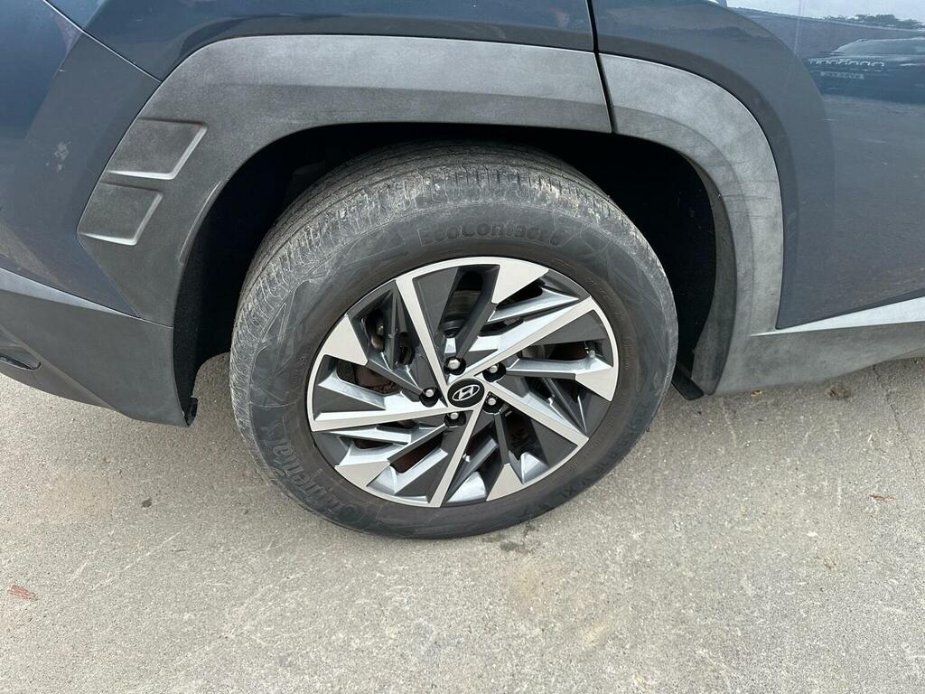 Hyundai Tucson  White #27