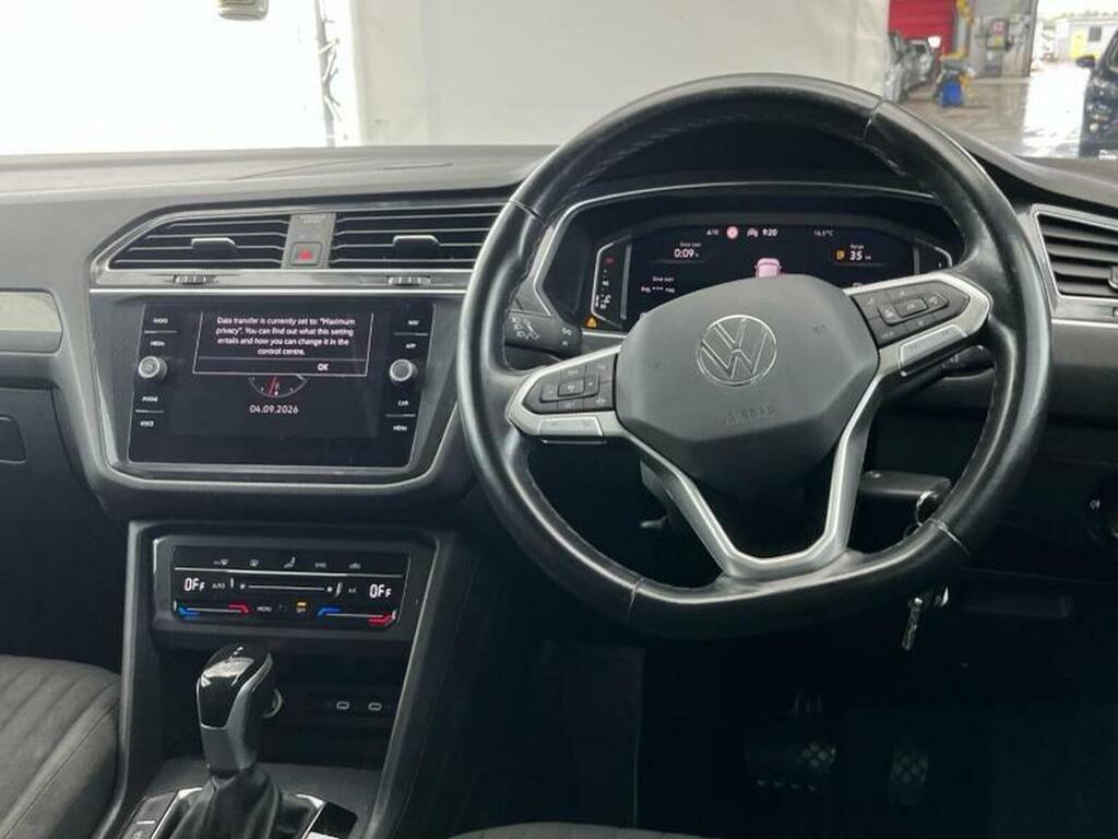 Volkswagen Tiguan Allspace 1.5 Tsi Life Dsg Euro 6 Ss Black #4