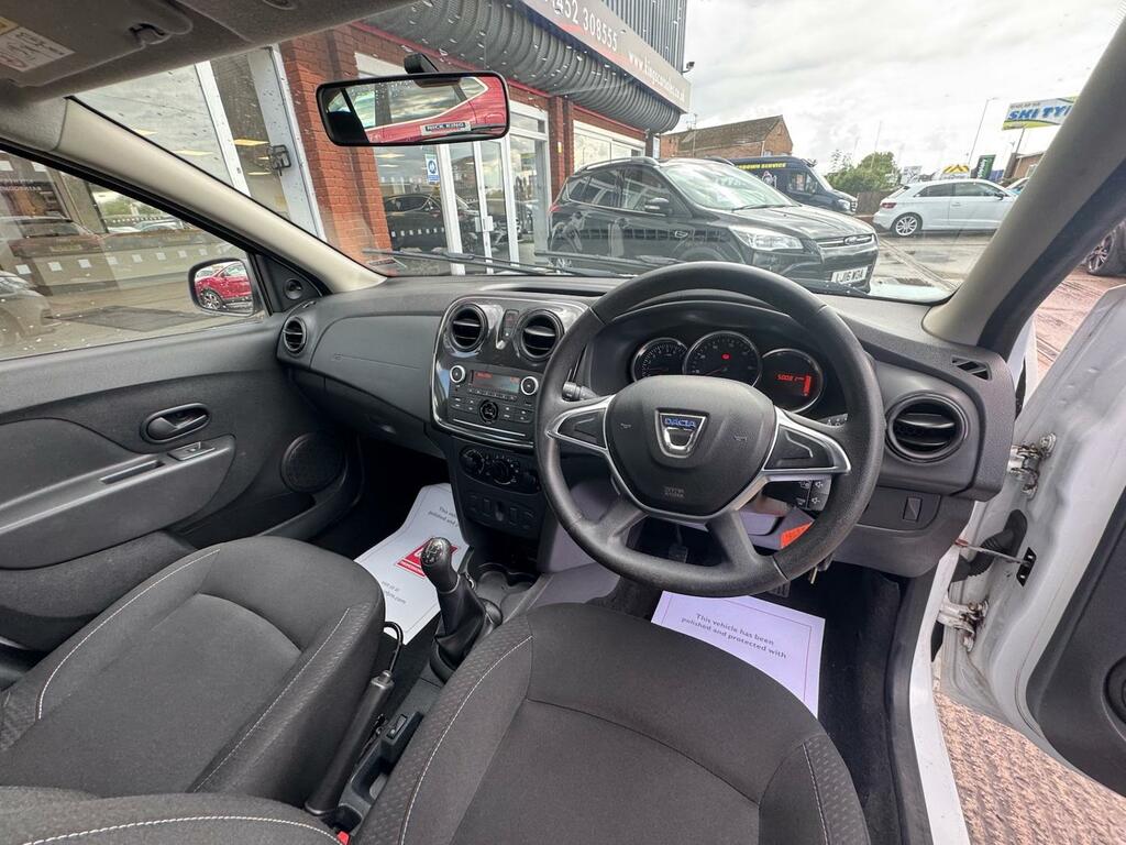 Dacia Sandero Stepway 1.5 Blue Dci Essential Ulez Dab Bluetoo White #3
