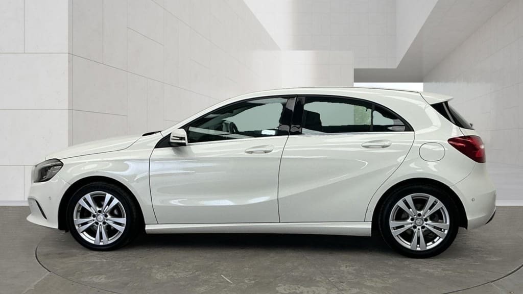 Mercedes-Benz A Class A 180 D Amg Line White #8