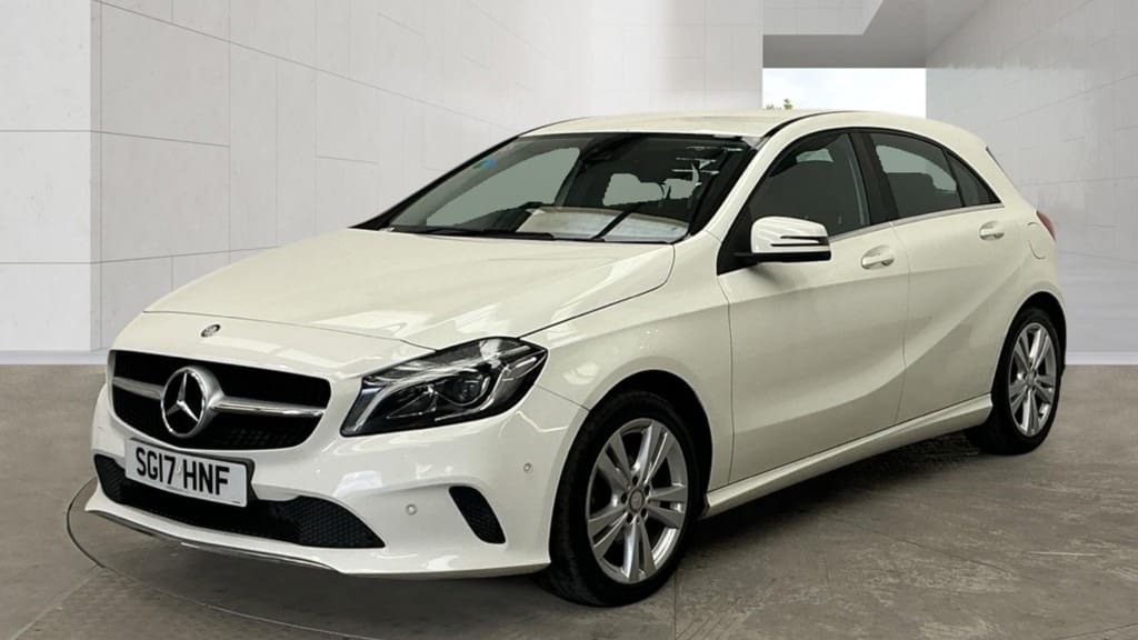 Mercedes-Benz A Class A 180 D Amg Line White #5