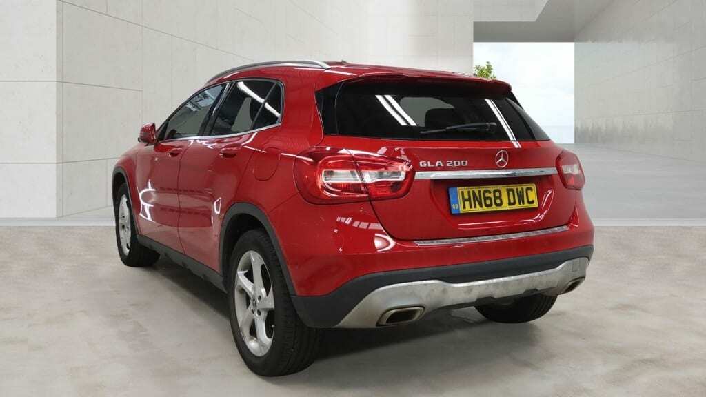 Mercedes-Benz GLA Class Gla 200 Sport Executive Nav Camera Red #2
