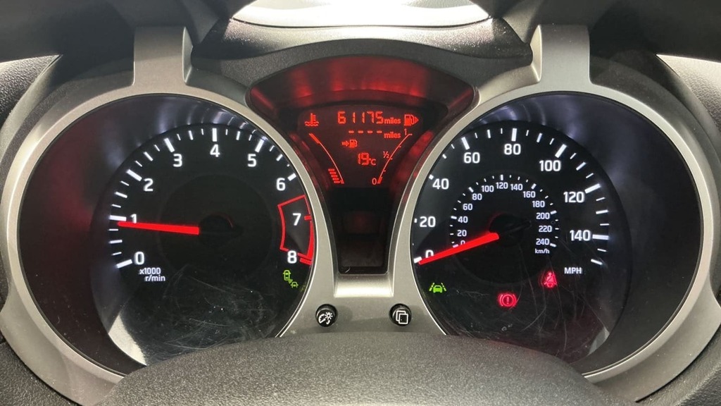 Nissan Juke 1.6 Tekna Xtronic Yellow #8