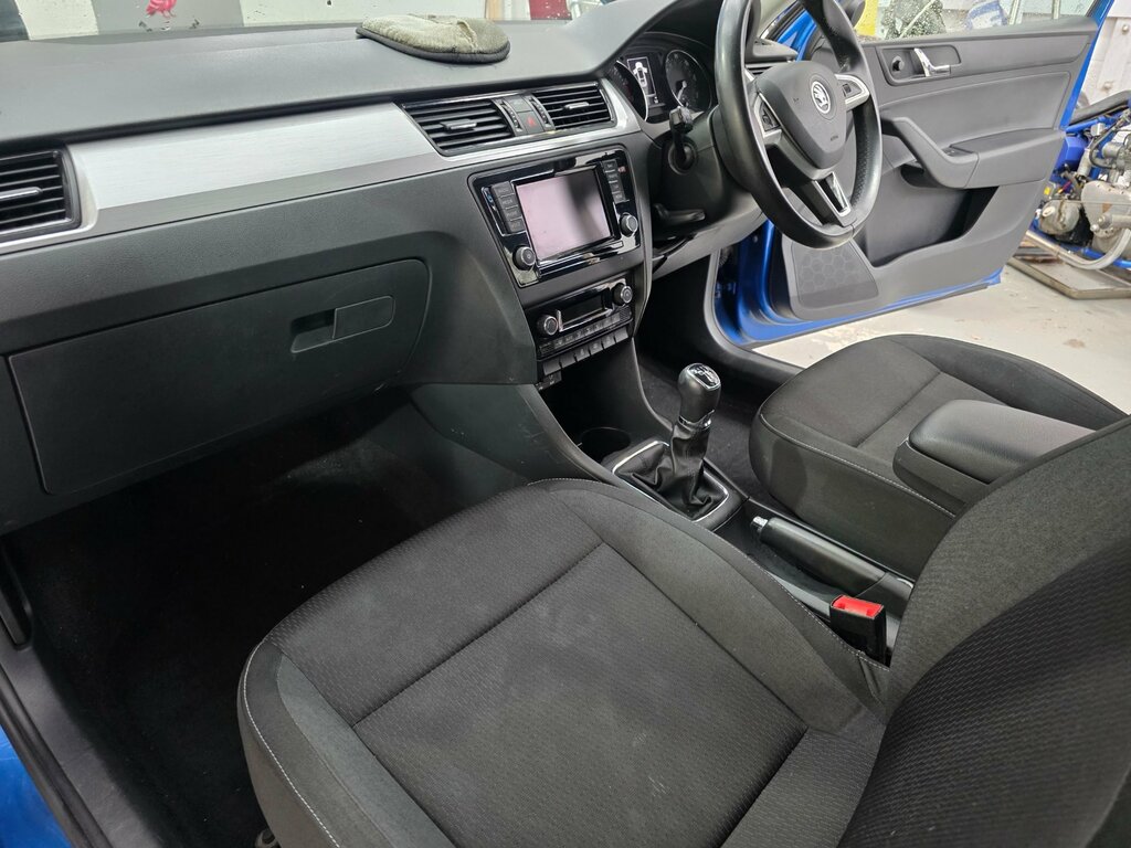 Skoda Rapid Spaceback 1.4 Tdi Cr 90 Se Tech Silver #20
