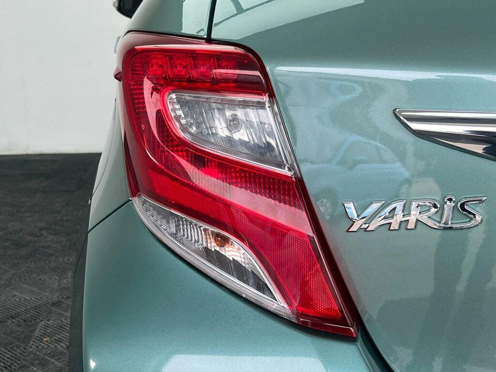 Toyota Yaris Icon Black #28