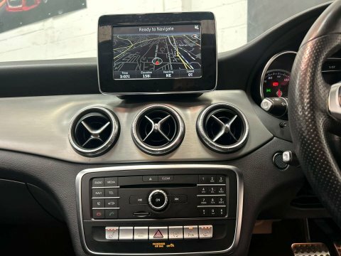 Mercedes-Benz CLA Class 180 Sport White #22
