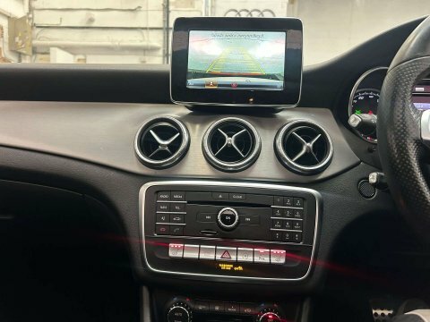 Mercedes-Benz CLA Class 180 Sport White #7