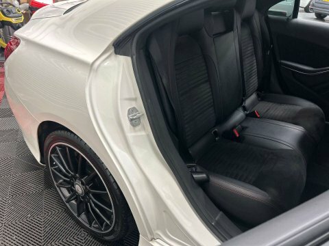 Mercedes-Benz CLA Class 180 Sport White #25