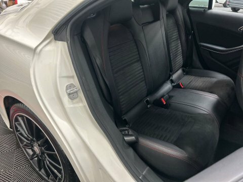 Mercedes-Benz CLA Class 180 Sport White #26