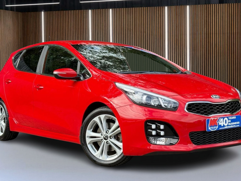 Kia Ceed 1.6 Crdi Isg Gt-line Dct Red