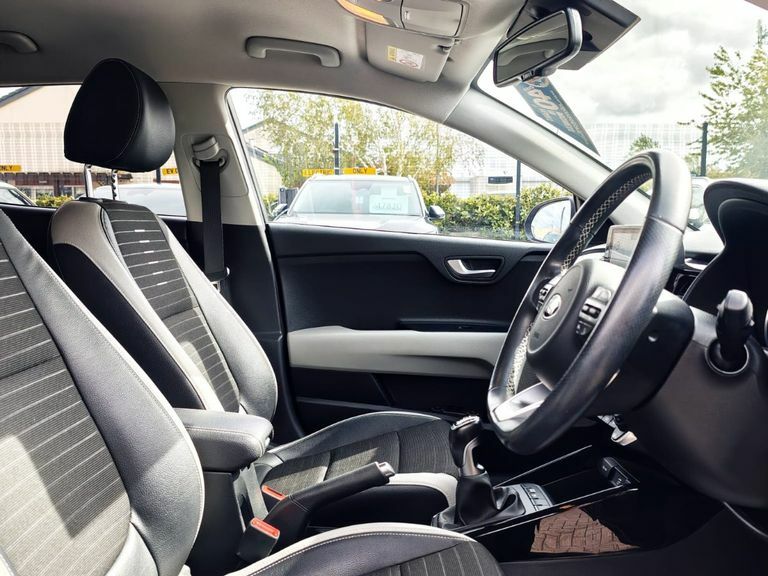 Kia Stonic Suv Grey #18