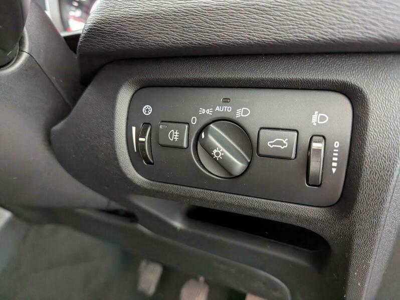Volvo V40 2.0L D4 R-design Blue #11