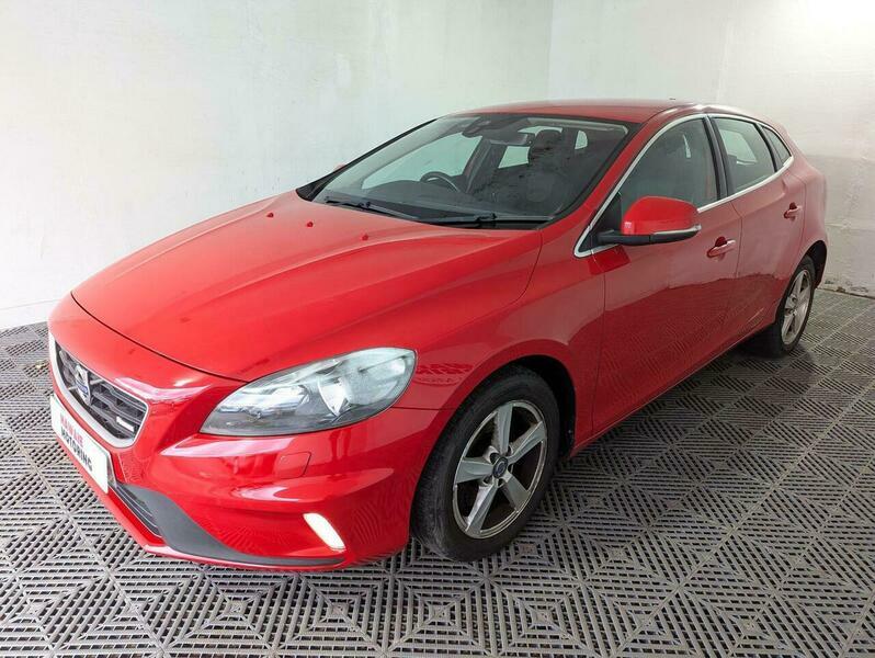 Volvo V40 2.0 T2 Se Euro Red #3