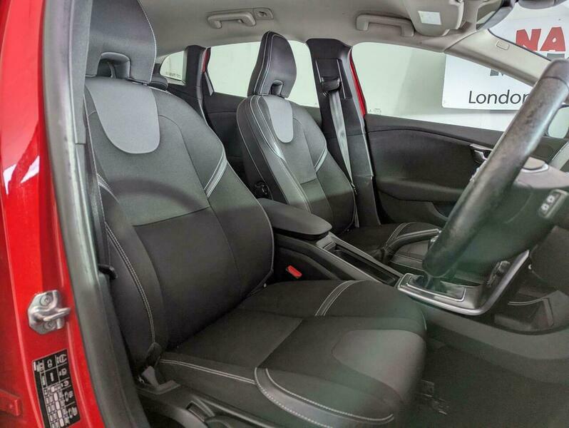 Volvo V40 2.0L D4 R-design Blue #18