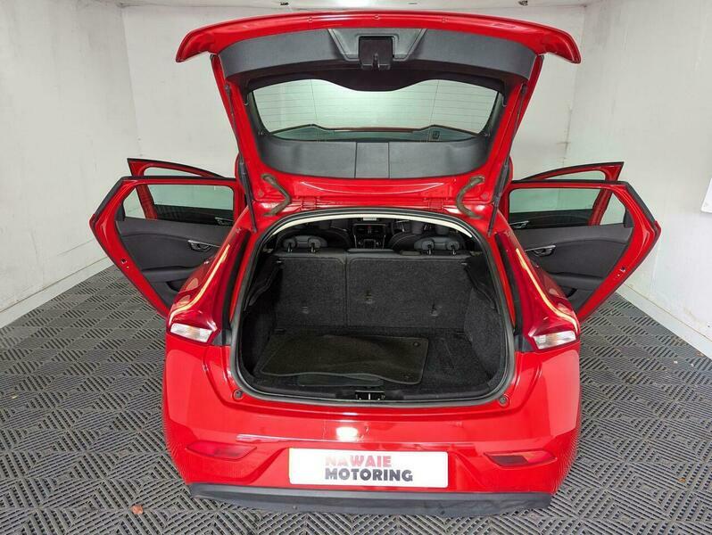 Volvo V40 2.0L D4 R-design Blue #42