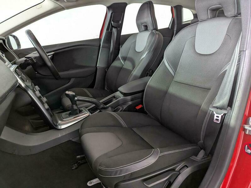 Volvo V40 2.0L D4 R-design Blue #28