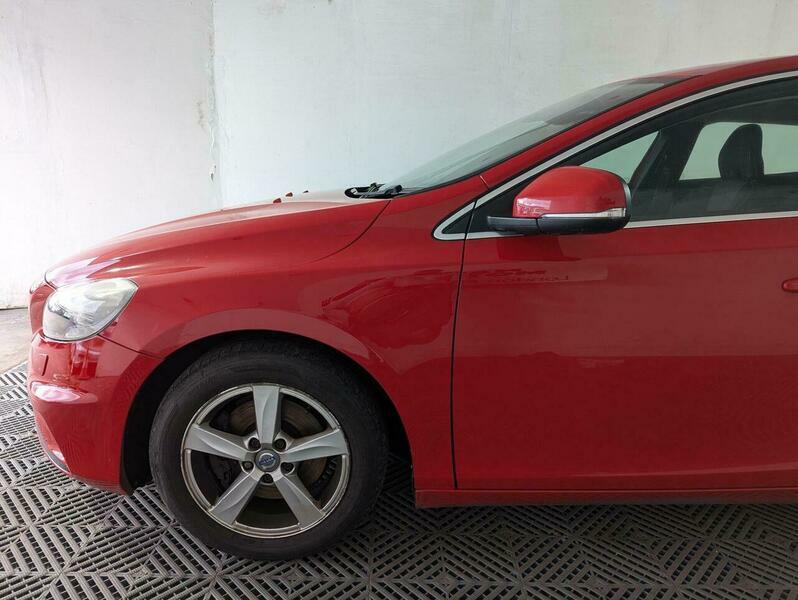 Volvo V40 2.0 T2 Se Euro Red #5