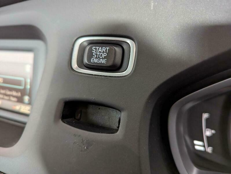 Volvo V40 2.0L D4 R-design Blue #29