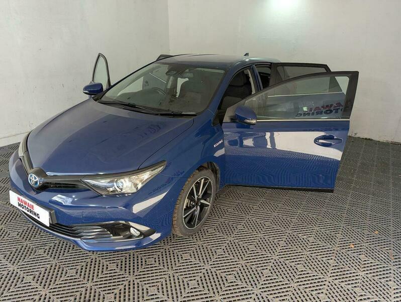 Toyota Auris Vvt-i Excel White #17