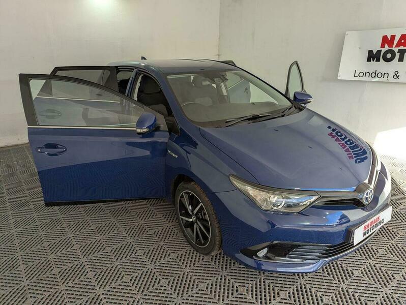 Toyota Auris Vvt-i Excel White #15