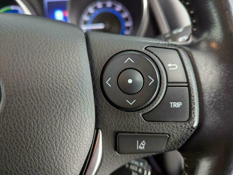 Toyota Auris Vvt-i Excel White #33