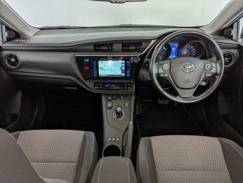 Toyota Auris Vvt-i Excel White #35