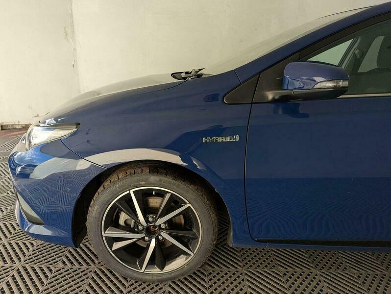 Toyota Auris Vvt-i Excel White #11