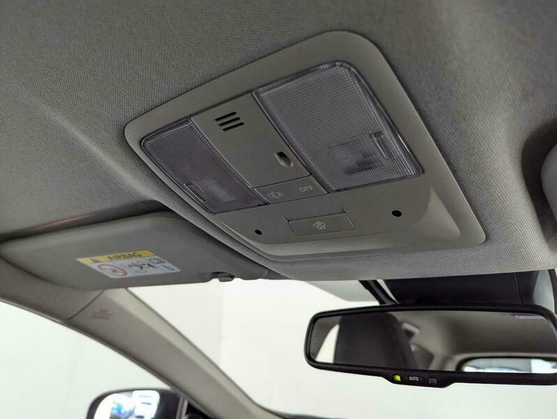 Toyota Auris Vvt-i Excel White #31