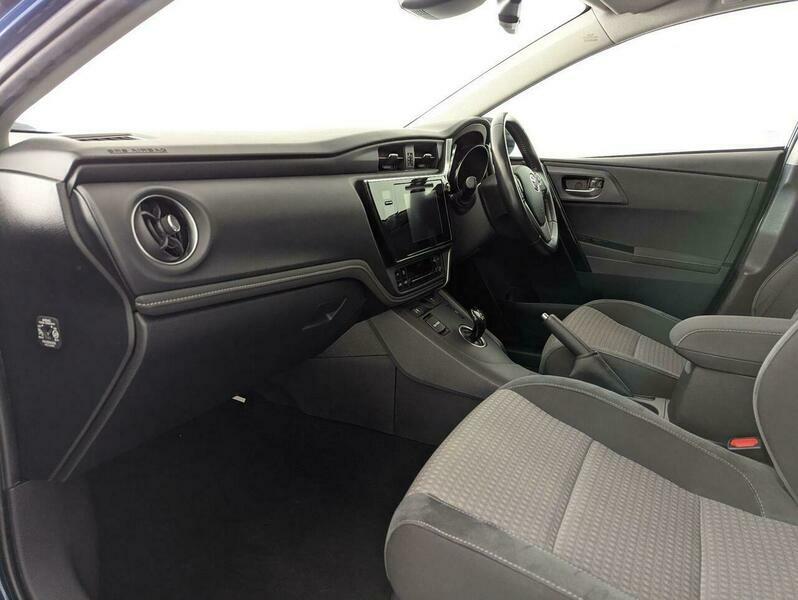 Toyota Auris Vvt-i Excel White #13
